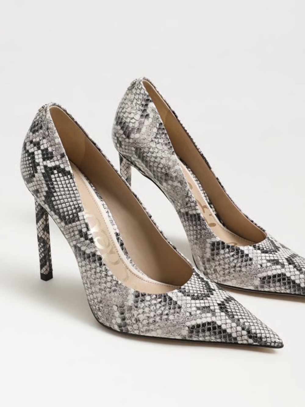Vince Camuto snake 4" heels 9.5